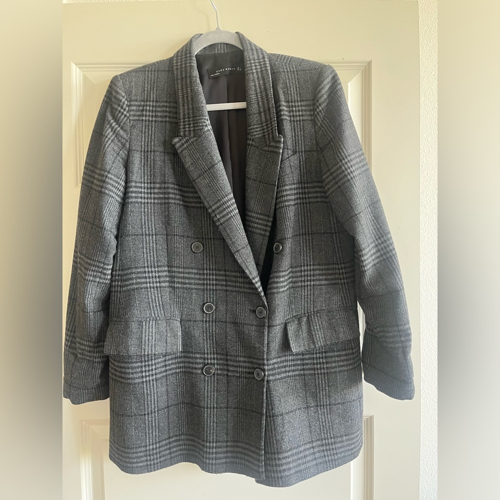 Zara women’s grey tone check blazer